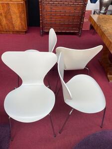 Arne Jacobsen pour Fritz Hansen lot de 4 chaises modèle 07 1987