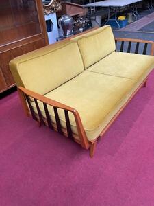 Banquette Knoll Antimott en cerisier, circa 1950, dim: 180x90cm