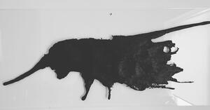 Grande sculpture zoomorphique de P. Blavier en métal montée sur plexiglass, oeuvre unique, ca. 1980, dim: 104 x 39 cm hors support.