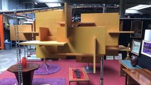 Suspension dans l’esprit de Rietveld en bois 100 cmx80cmx50 cm  ca 1980 parfait état 